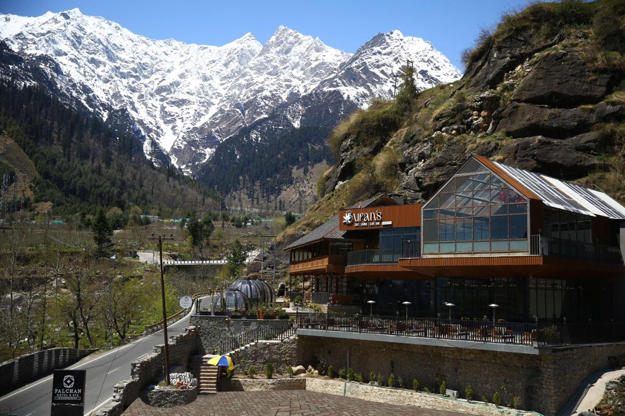Palchan Hotel & Spa - A Member Of Radisson Individuals Retreats Manāli Exterior foto