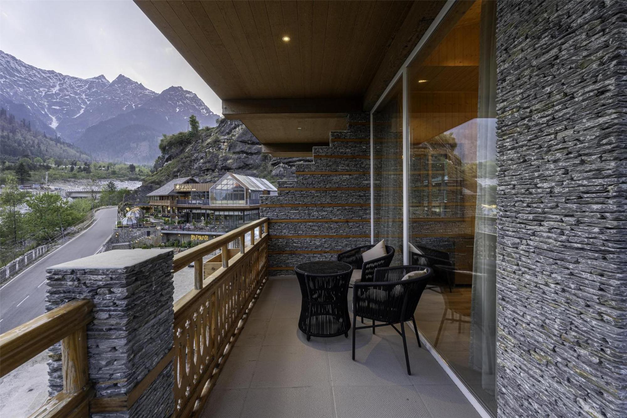 Palchan Hotel & Spa - A Member Of Radisson Individuals Retreats Manāli Exterior foto