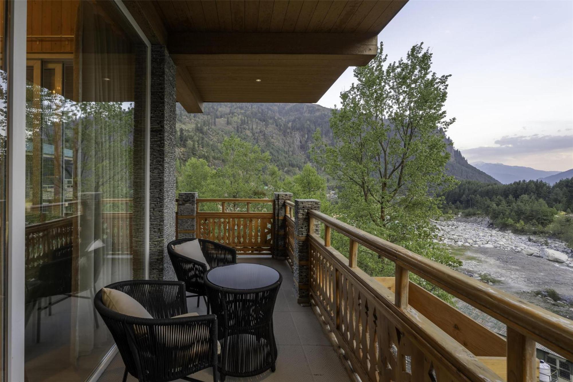 Palchan Hotel & Spa - A Member Of Radisson Individuals Retreats Manāli Exterior foto