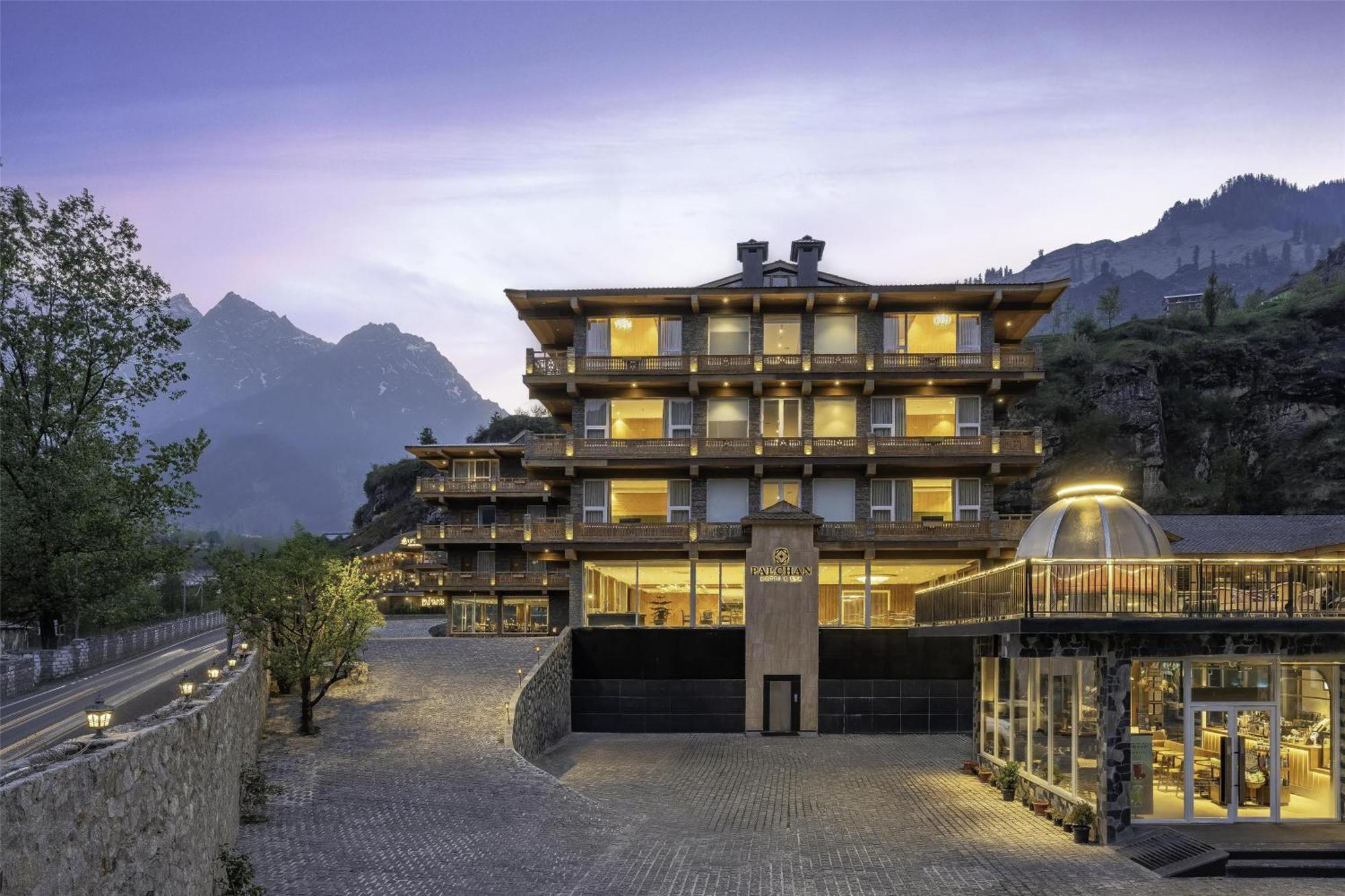 Palchan Hotel & Spa - A Member Of Radisson Individuals Retreats Manāli Exterior foto